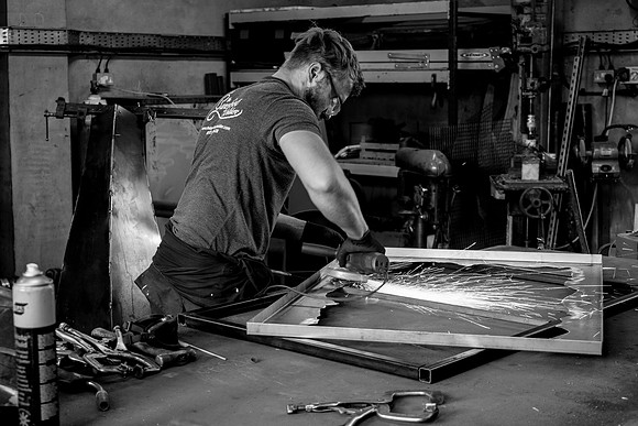 Artisans: The Barefoot Welder